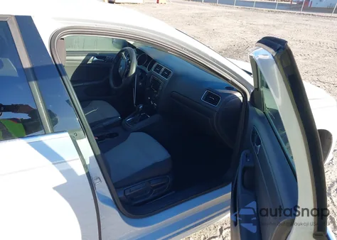 2017 Volkswagen Jetta 1.4T S z USA, uszkodzony, nr VIN 3VW2B7AJ1HM278754